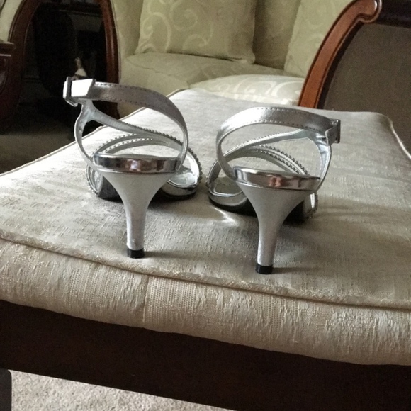 Caparros Bethany silver metallic crystal heel - Picture 4 of 6